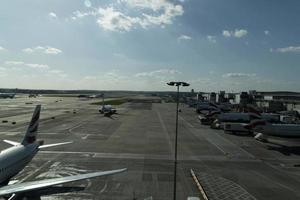 londres, royaume-uni - 24 mars 2019 - opérations de l'aéroport de gatwick photo