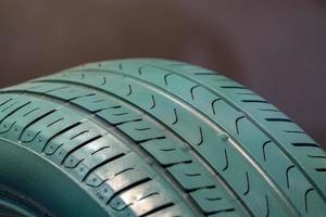 pneus de voiture de plusieurs couleurs photo