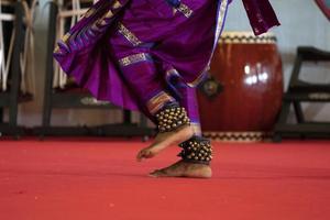 Détail du pied de danse traditionnelle de l'Inde photo