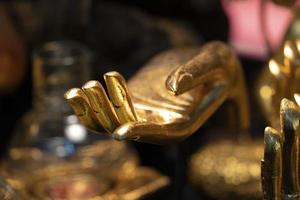 bouddha main d'or photo