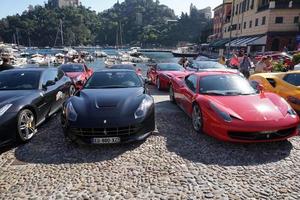 portofino, italie - 20 octobre 2018 - rallye ferrari rassemblant la convention supercar photo