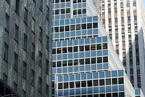 vue de dessous des gratte-ciel de new york photo