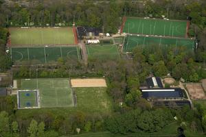 panorama vue aérienne des terrains de football photo