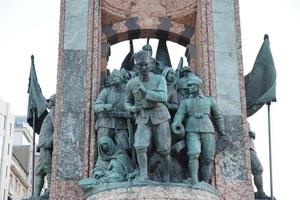 monument de la république taksim à istanbul, turkiye photo