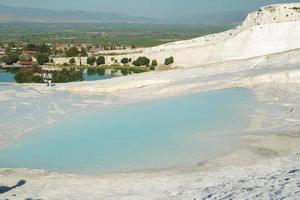 terrasse en travertin à pamukkale à denizli, turkiye photo