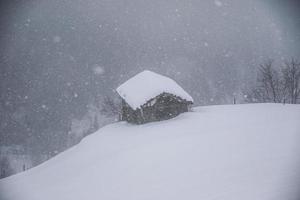 paysage d'hiver dans les alpes autrichiennes photo