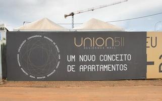 brasilia, df brésil, 24 janvier construction d'un nouveau concept d'immeuble d'appartements et de centre commercial combiné appelé union 511 residence mall dans la partie nord-ouest de brasilia photo