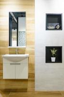 salle de bain moderne et élégante photo