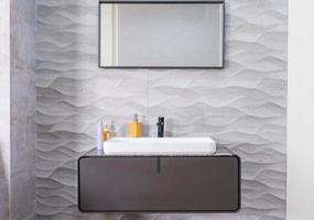 salle de bain grise moderne photo