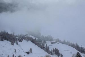 paysage d'hiver dans les alpes autrichiennes photo