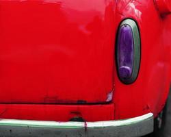 voiture rouge d'époque photo