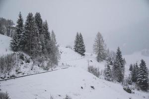 paysage d'hiver dans les alpes autrichiennes photo