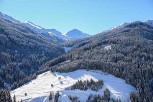 paysage d'hiver dans les alpes autrichiennes photo