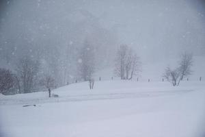 paysage d'hiver dans les alpes autrichiennes photo