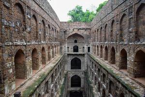 agrasen ki baoli step bien situé au milieu de connaught placé new delhi inde, ancienne construction archéologique ancienne photo