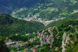 environs de san pellegrino terme. village de santa croce photo