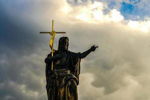 jésus historique sur le vieux cimetière de prague, république tchèque photo