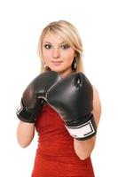 charmante femme blonde en gants de boxe photo