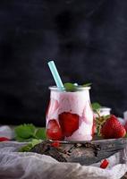 smoothies de fraises fraîches photo