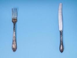 fourchette et couteau en fer vintage photo