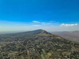 vue depuis un avion sur la savane au kenya . photo