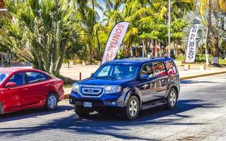 puerto escondido oaxaca mexique 2023 diverses camionnettes mexicaines voitures 4x4 véhicules tout-terrain mexique. photo