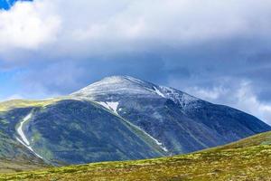 belle montagne et paysage nature panorama parc national de rondane norvège. photo