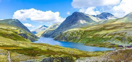 belle montagne et paysage nature panorama parc national de rondane norvège. photo