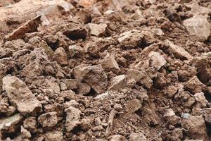 bonne qualité minéraux du sol nutriments dans la qualité du sol pour la culture, pelle de charrue au sol pour l'agriculture, texture du sol fond du sol photo
