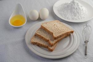 ingrédients à base d'œufs et de farine de tapioca