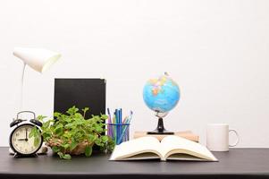 livres sur le bureau photo