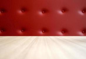 table en cuir et bois rouge
