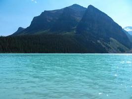 eau turquoise au lac louise au canada 1 photo