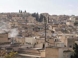 vue aérienne panorama de la médina de fez el bali maroc. fes el bali a été fondée comme capitale de la dynastie idrisside entre 789 et 808 après JC. photo