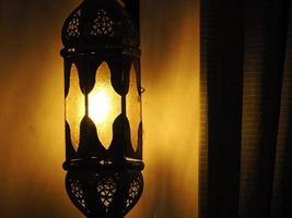 gros plan détail de la lampe marocaine traditionnelle photo