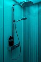 douche futuriste bleue photo