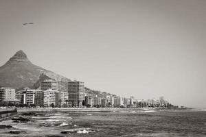 vagues et montagnes, point de mer, promenade le cap afrique du sud. photo