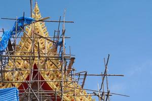 la construction de l'entrée du temple n'est pas encore terminée. photo