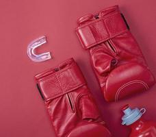 gants de boxe rouges photo