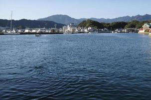 vue depuis le ferry le long de la côte de kii katsuura, japon photo