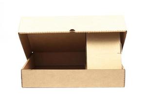 boîte de papier brun sur fond blanc photo