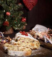 gâteau traditionnel européen stollen photo