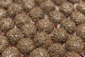 bonbons d'anniversaire pour enfants brésiliens typiques. photo