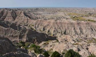 crêtes de grès vallonnées dans les badlands du dakota du sud photo