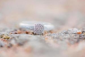 gros plan de la bague de mariage photo