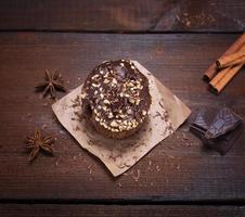 muffin au chocolat saupoudré de noix photo