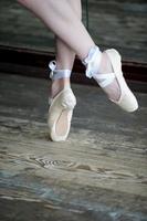 gros plan, de, chaussures ballet photo