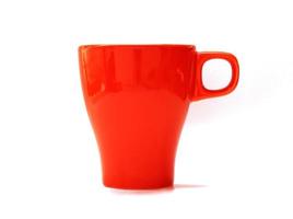 tasse rouge sur blanc photo