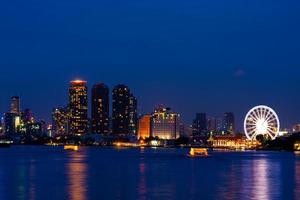 ville de bangkok la nuit photo