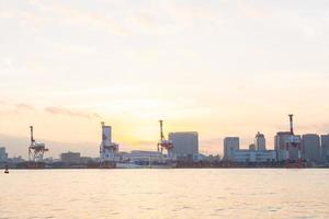 port à odaiba au coucher du soleil photo